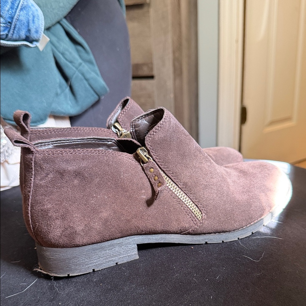 Bjorndal Chocolate Suede Ankle Booties